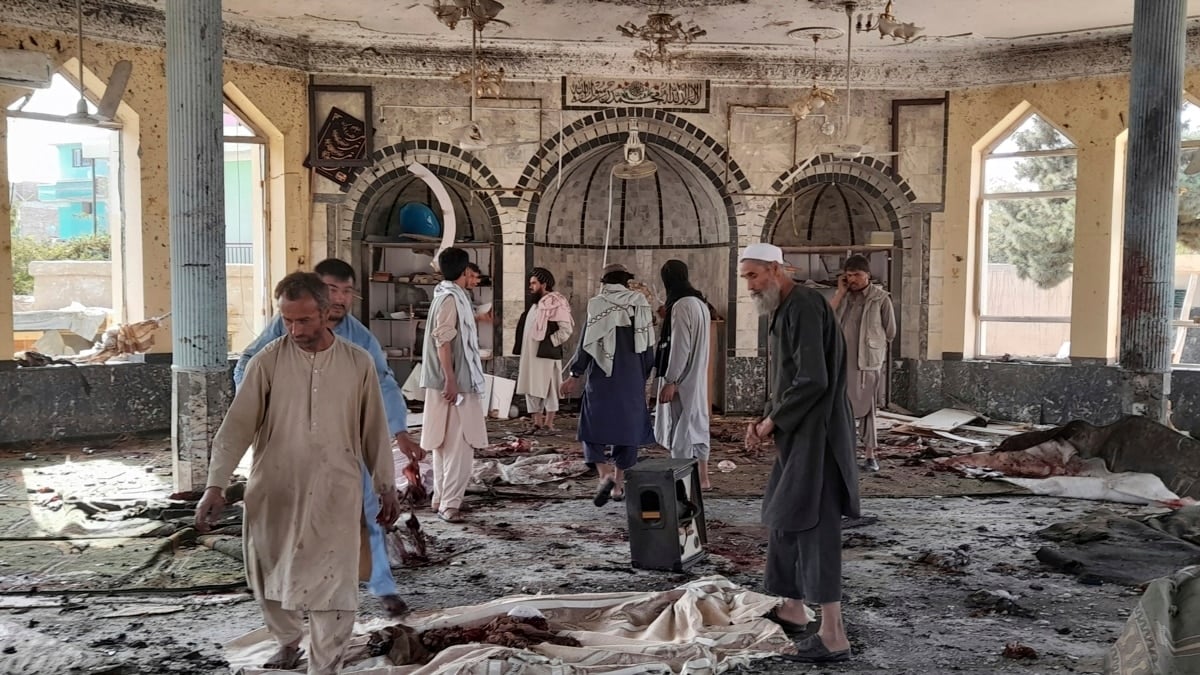مؤسسة اﻹمام الخوئي تستنكر استهداف المصلين الشيعة في قندوز وتطالب بتوفير الحماية للمسلمين الهزارة